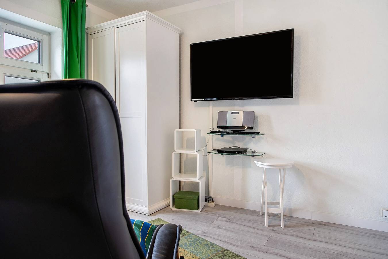 Estudio entero, Apartamento estudio 'Bäckerhus - Ferienwohnung 5' con terraza, jardín compartido y Wi-Fi in Wiek, Rügen