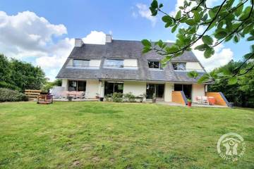 Gîte pour 12 personnes, avec jardin, animaux acceptés à Tonquédec