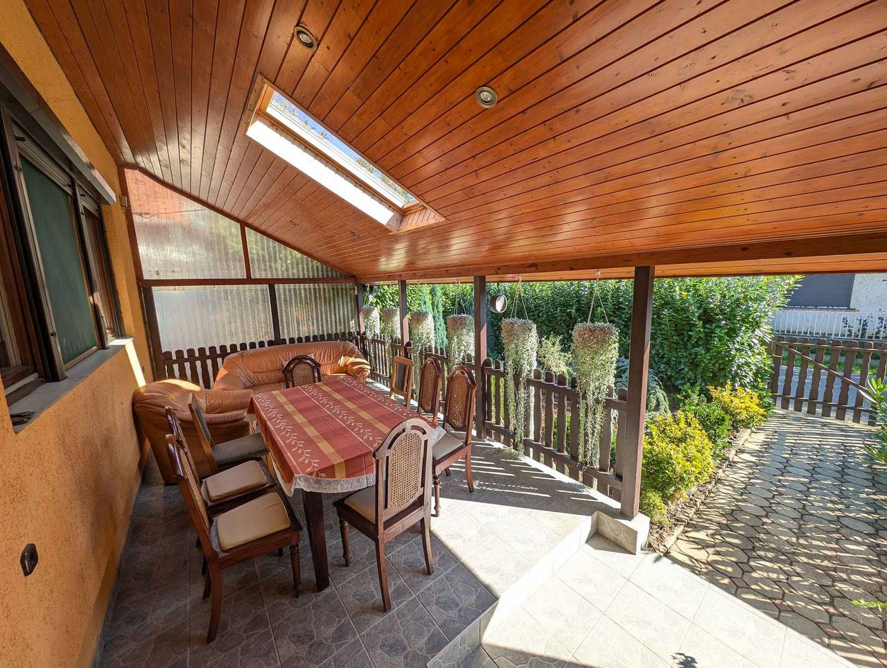 Ferienhaus mit Wlan und 2 Terrassen  in Balatonkeresztur, Plattensee Südufer