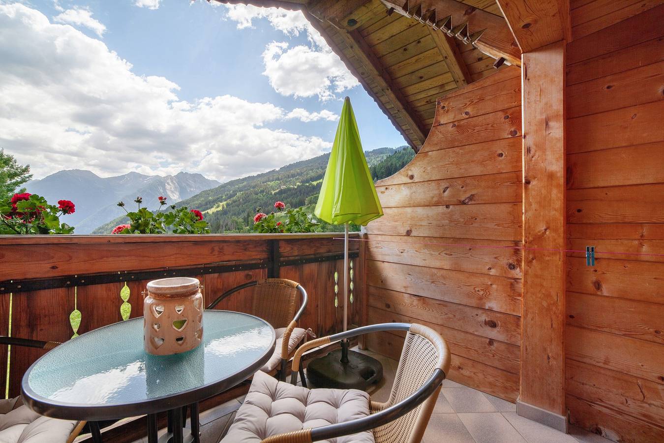 Ganze Wohnung, Ferienwohnung 'A' mit Bergblick, Balkon und Wlan in Ulfas, Moos in Passeier