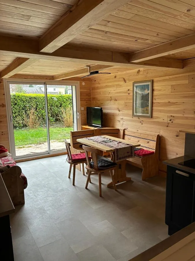 Apartamento de vacaciones para 6 personas, con vistas además de terraza y jardín - 1