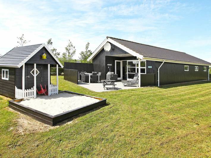 Ferienhaus für 8 Personen, mit Whirlpool und Terrasse sowie Sauna in Tarm