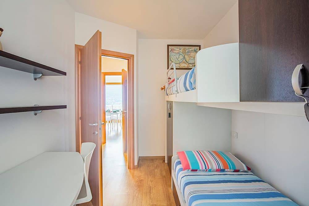 Ganze Wohnung, La Breva - Terrazzo panoramico vista lago di Como in Dorio, Gemeinde Dorio