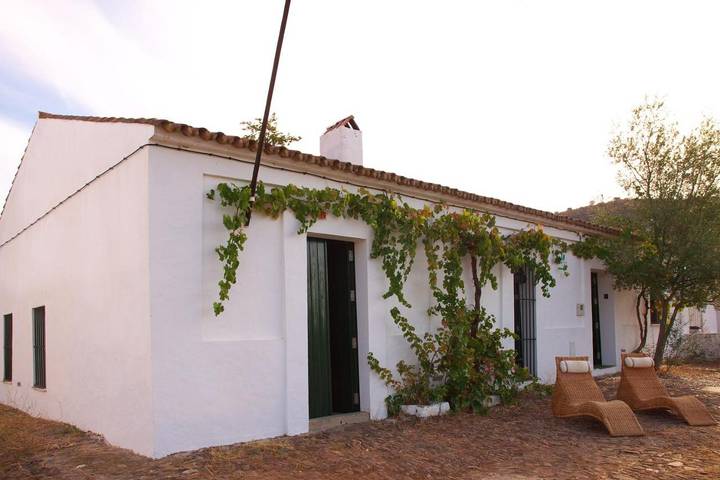 Casa rural para 8 personas, con Terraza además de Piscina y Vistas en Paymogo - 3