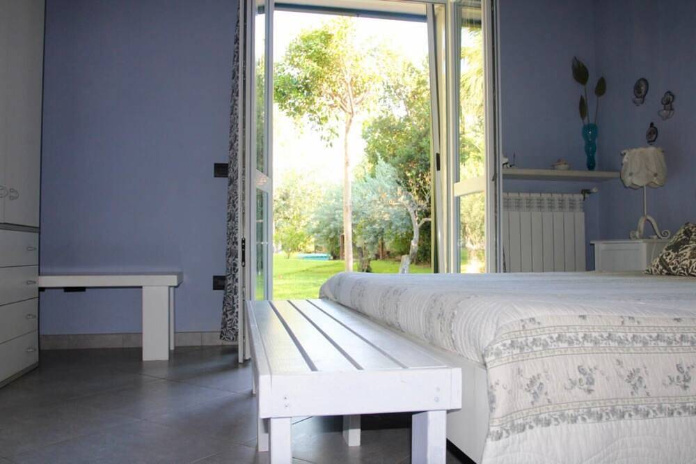 Entire apartment, Beautiful villa with pool in Terrasini, Palermo Province