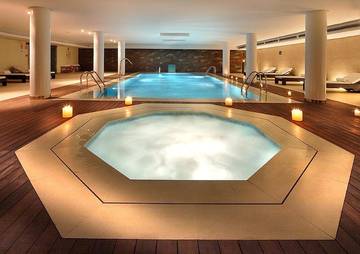 Hôtel pour 2 personnes, avec jardin et sauna ainsi que piscine et vue à Ségovie