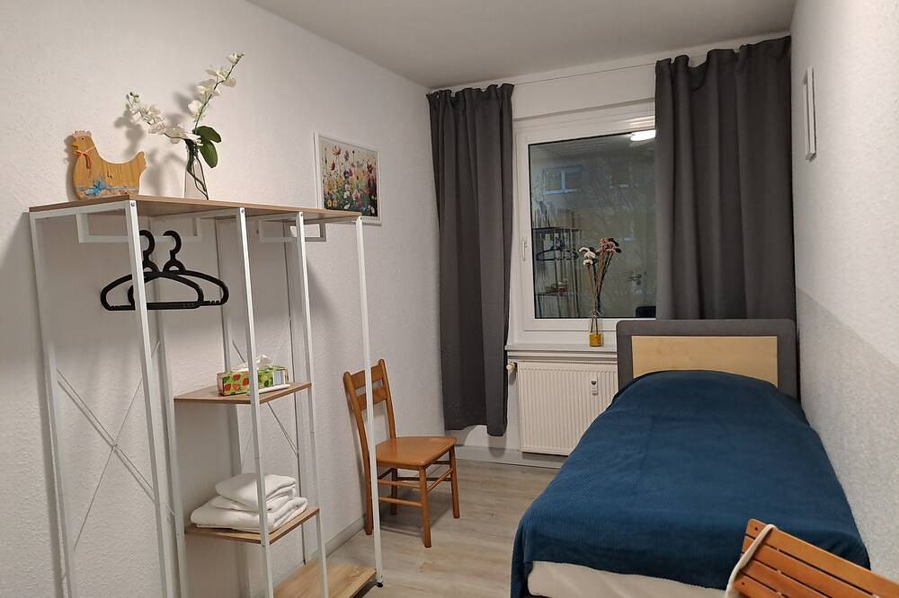 Ganze Wohnung, 3Br, 4Beds, Tv, Wifi, Kitchen and Bath. 5 min to train station in Muldenstein, Muldestausee