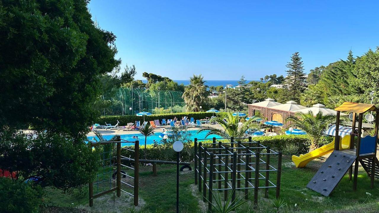 Camping Villaggio Internazionale in Vico del Gargano, Gargano