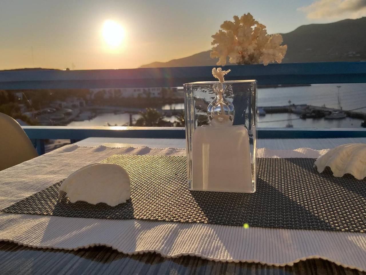 Ganze Wohnung, Apartment 'Sea View' mit Meerblick, Wlan und Klimaanlage in Poseidonia, Syros