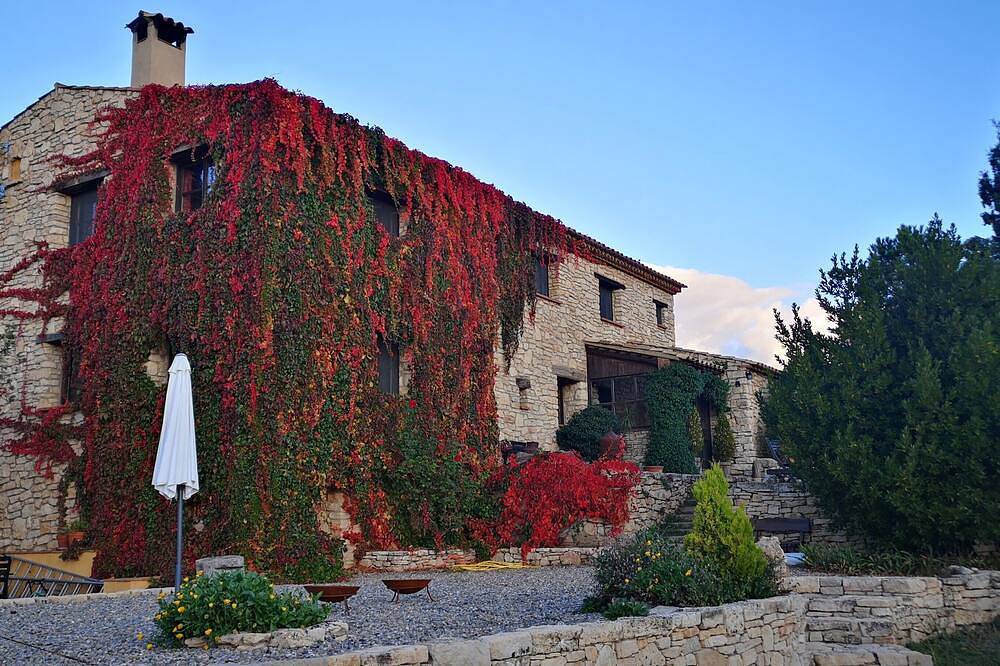 Masía Rural con Piscina en el corazón de las montañas de Prades. in Mont Blanc (Tarragona), Provincia de Tarragona
