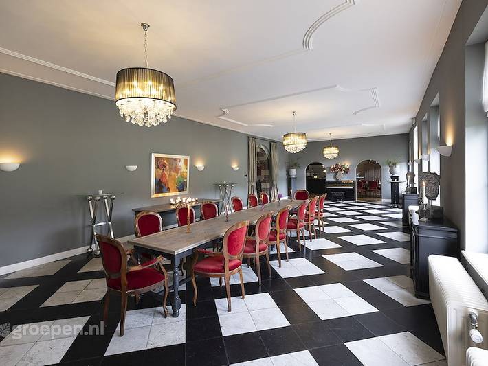 Vakantiehuis voor 35 personen, with Balkon/Terras and Whirlpool as well as Terras in Havelte
