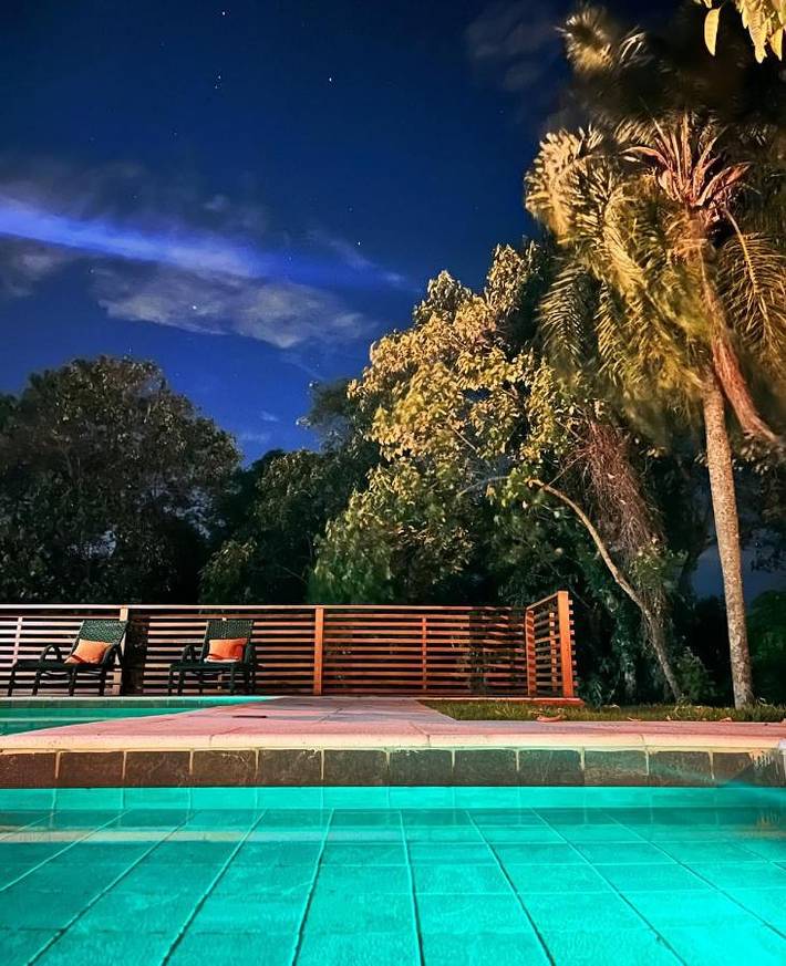 Casas e apartamentos de temporada para 12 pessoas, com balcão e jardim e ainda piscina and vista em Ibiúna