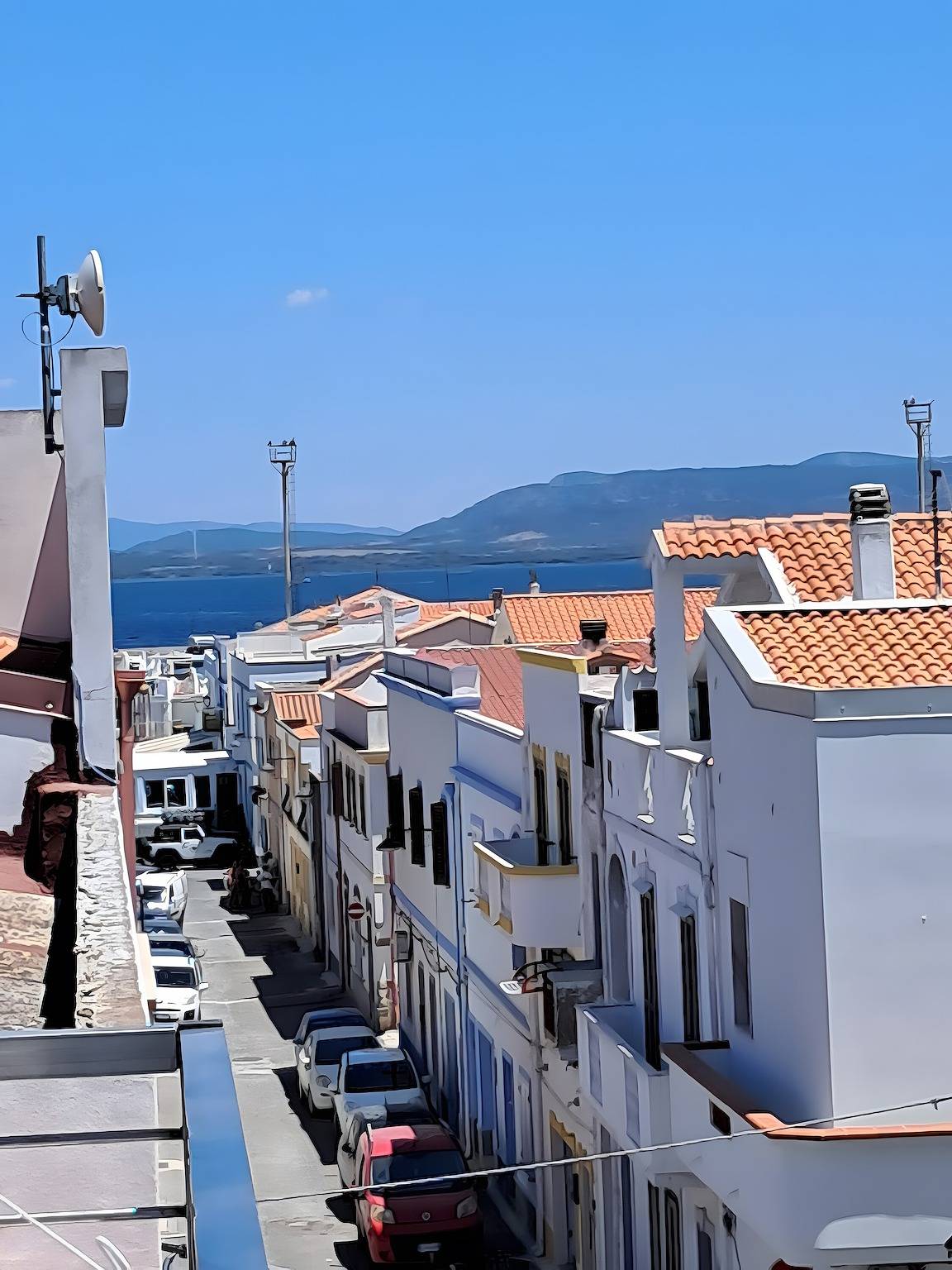 Casa Vacanze al Centro del Borgo con Terrazza Privata, Wi-Fi e Aria Condizionata in Calasetta, Sant'Antioco