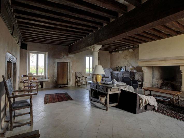 17th century manor house in the Niã¨vre. in Nièvre