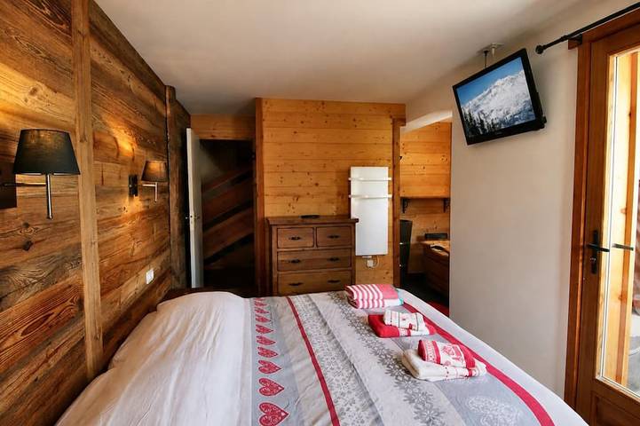 Charmantes Chalet, Bergblick und Skipisten, Jacuzzi, Hammam, Sauna, Tischfußball in Vars (station de ski), Vars