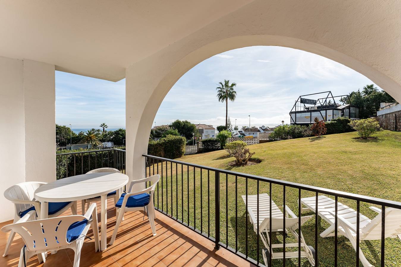 Entire apartment, Apartment in Superb Location with Sea View, Pool & Wi-Fi in La Cala de Mijas, Mijas