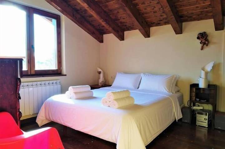 Appartement entier, Appartement 3 ch. avec cheminée, piscine, terrasse et Wi-Fi in Puigcerdà, Cerdanya