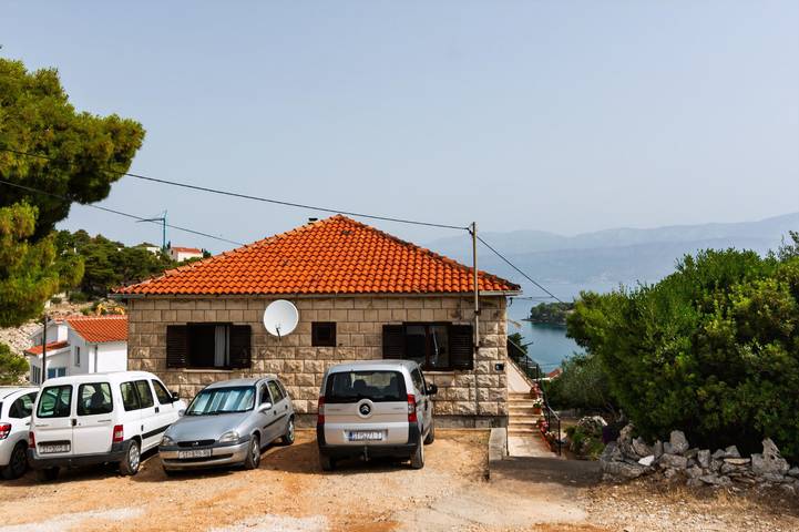 Ferieleilighet for 8 personer, med Terrasse i Supetar
