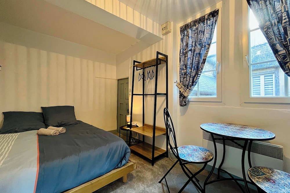 Entire apartment, La Chambre du Chateau - Center of Carentan in Carentan les Marais, Saint-Lô region
