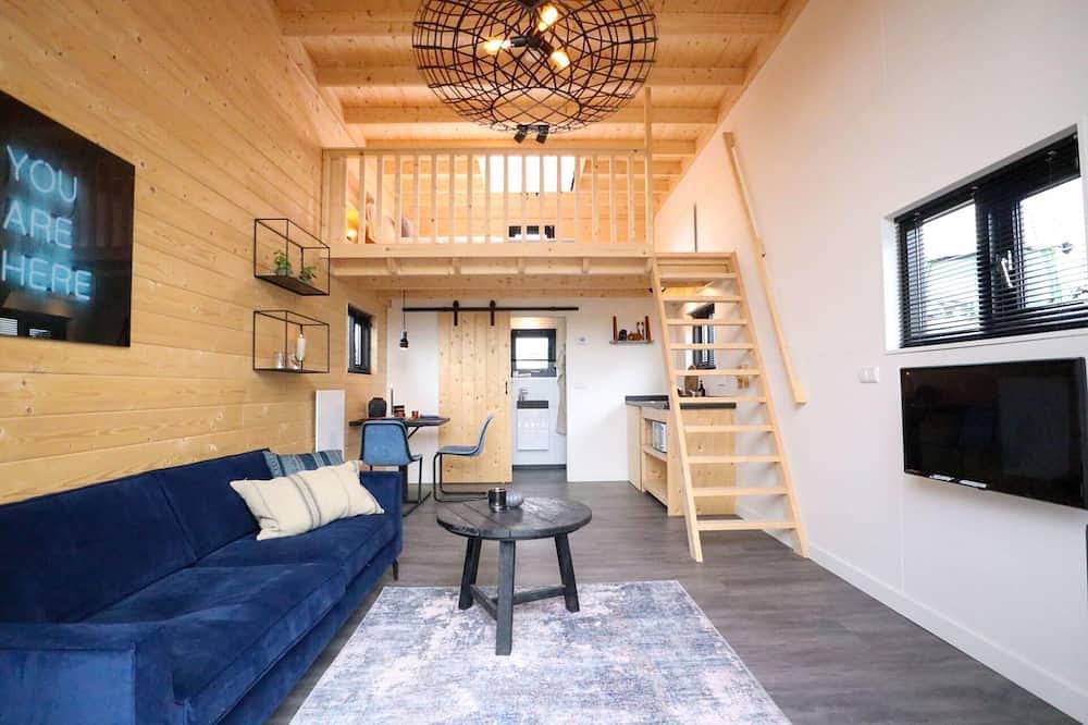 Cozy Tony House in nature where you can watch the stars from your bed. in Hindeloopen, Ijsselmeer