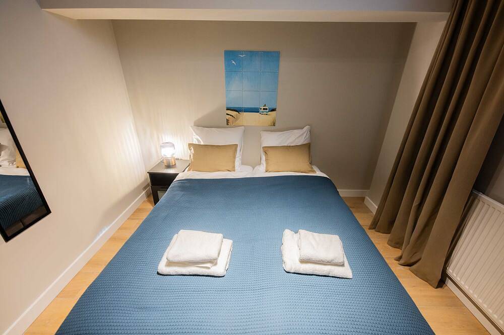 Contemporary 3Bdr Apartment Ws in Rotterdam, South Holland