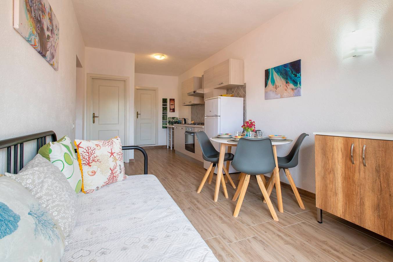 Ganze Wohnung, Ferienwohnung 'Endless Summer' mit Meerblick, Klimaanlage und Balkon in Trinità d'Agultu e Vignola und Umgebung, Olbia-Tempio