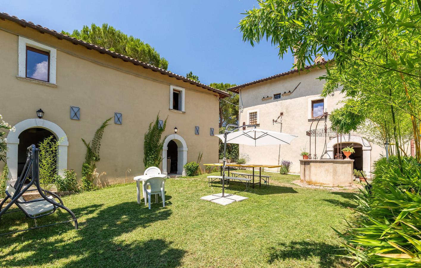 Casa vacanza per 22 persone con terrazza in Cantalice, Provincia di Rieti