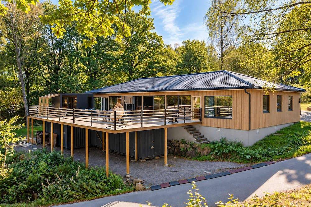 Ladhus Two - Mit Stil an Klippe + Sauna und Steg in Skallsjö distrikt, Lerum