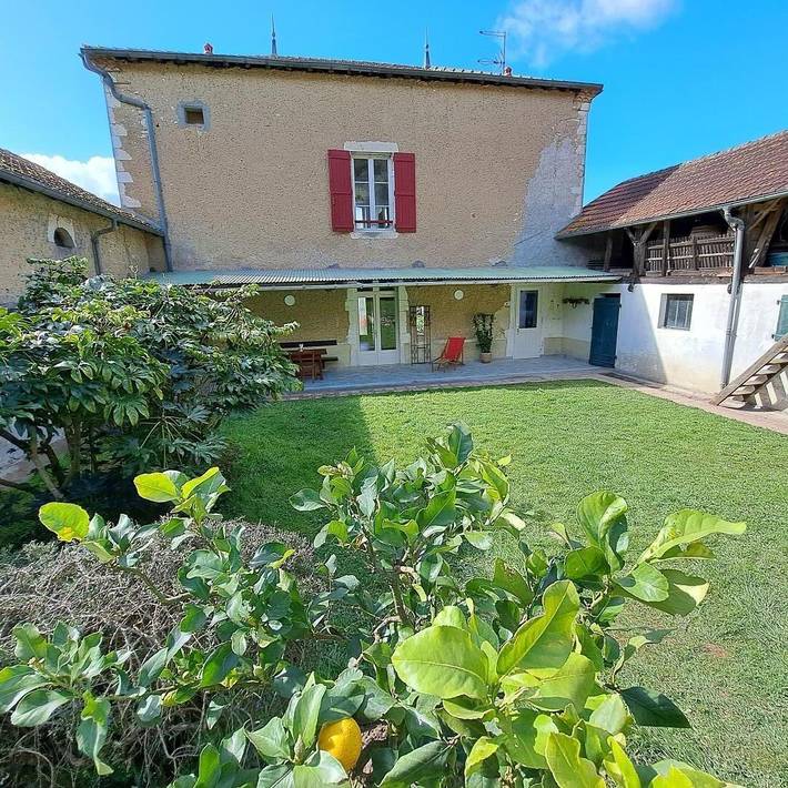 Gîte pour 6 personnes, avec terrasse et jardin à Eyres-Moncube