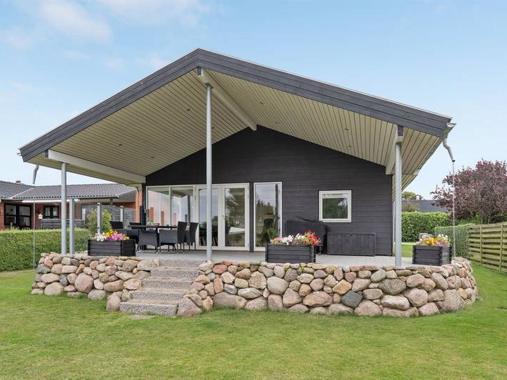 Ferieudlejning for 6 personer, med Terrasse i Fåborg