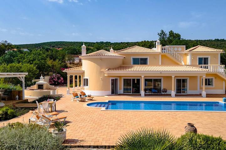 Location de vacances pour 10 personnes, avec jardin dans Alte