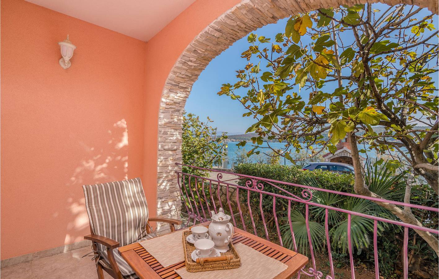 Ganze Ferienwohnung, Ferienwohnung für 4 Personen mit Terrasse in Cizici, Krk