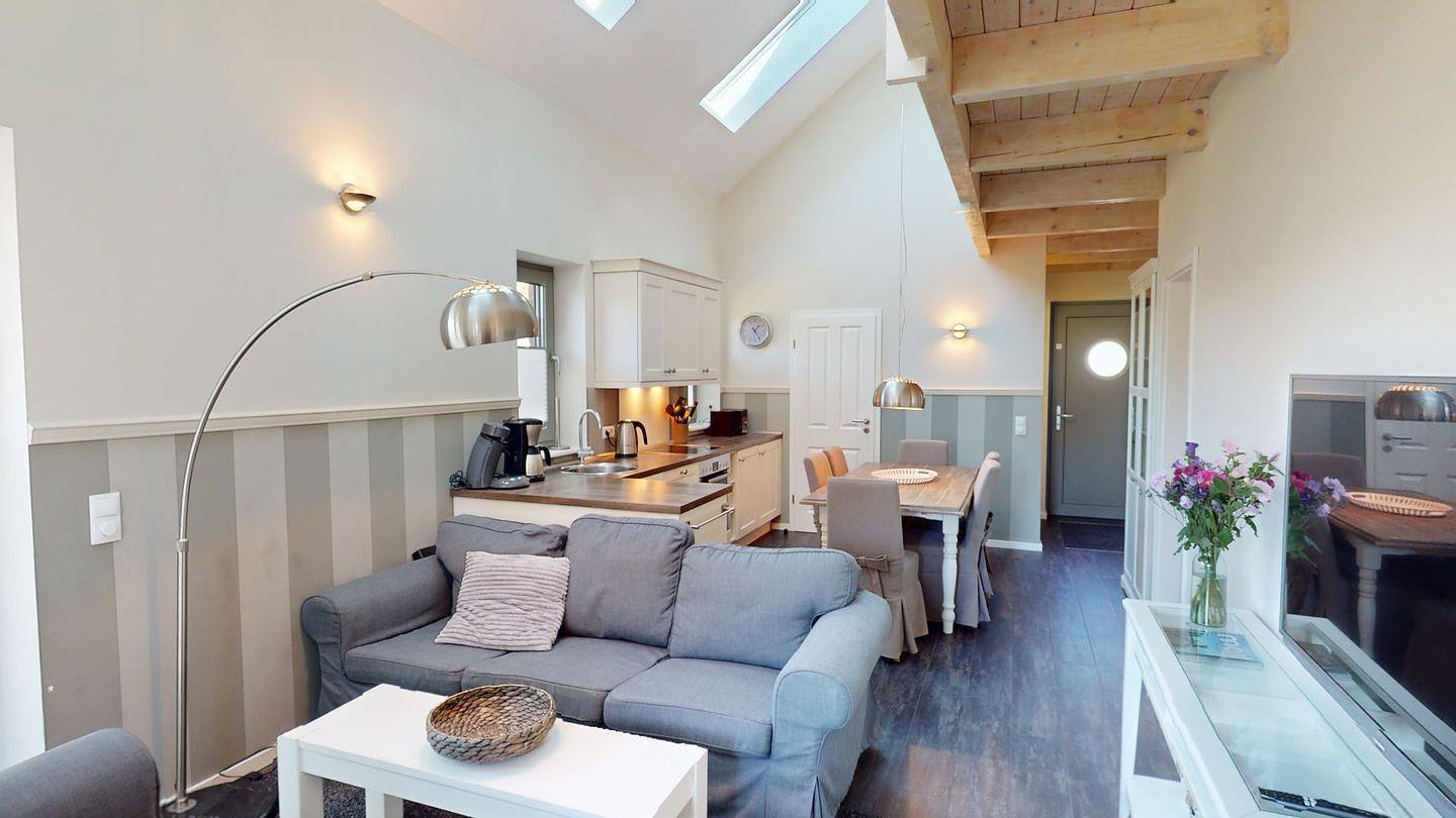 Großes 6-Personen Haus mit Terrasse, Kamin & Sauna - fußläufig zur Ostsee! in Südstrand Pelzerhaken, Ostholstein