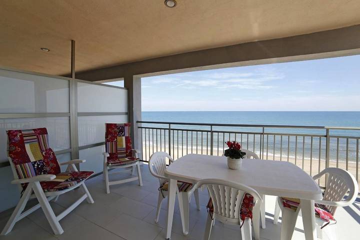 Apartamento para 5 personas, con Balcón además de Terraza y Vistas en Bellreguart