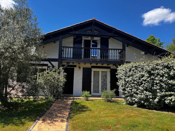 Location de vacances pour 10 personnes, avec jardin à Onesse-Laharie