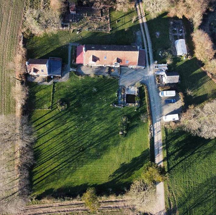 Location de vacances pour 2 personnes, avec jardin ainsi que vue et terrasse à Sourdeval - 4