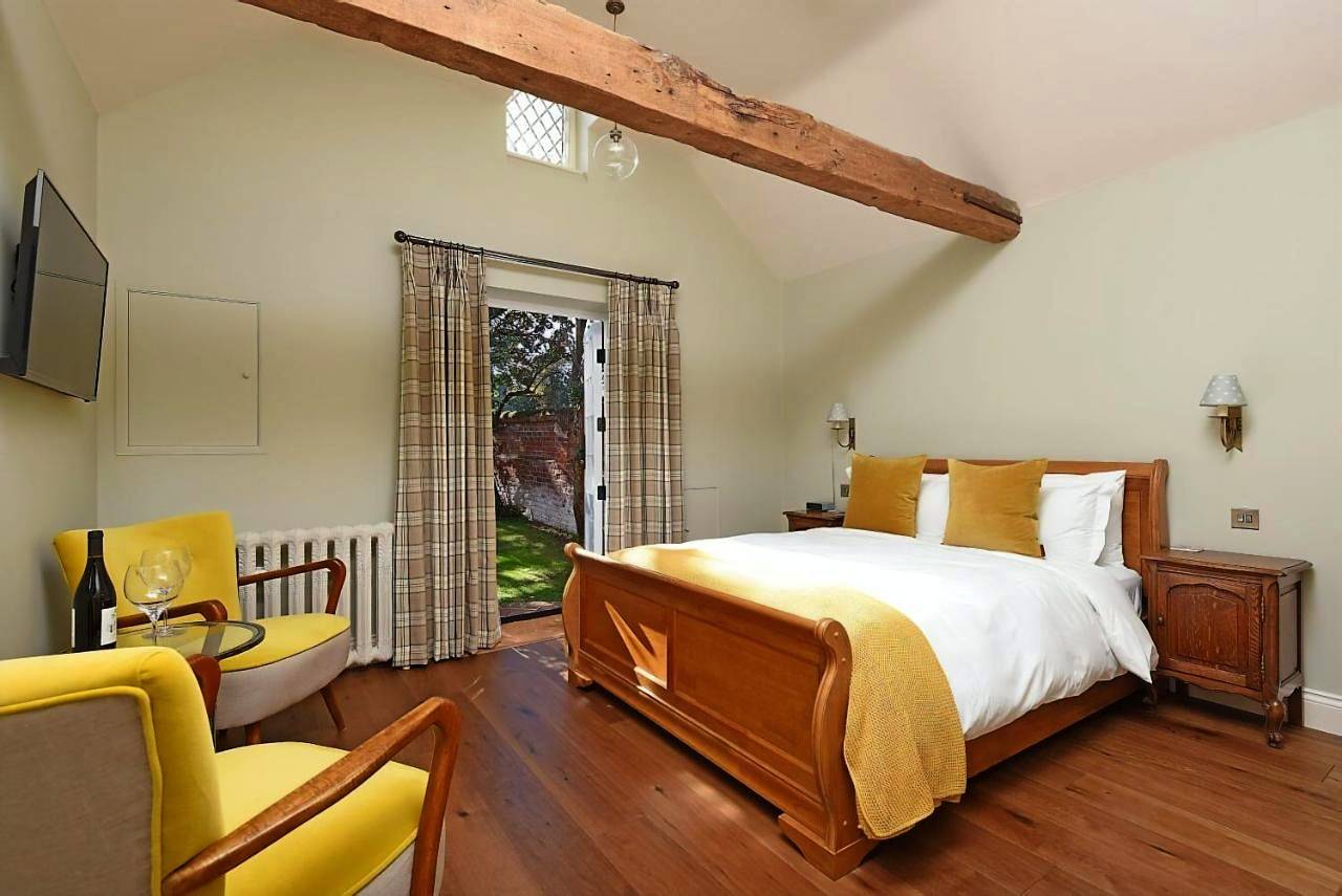 Deluxe King Room with Private Garden in Suffolk