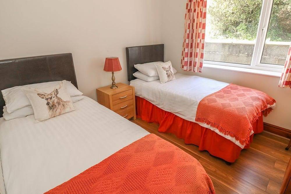 Broadford Farm Bungalow, Kidwelly in Kidwelly, Carmarthenshire