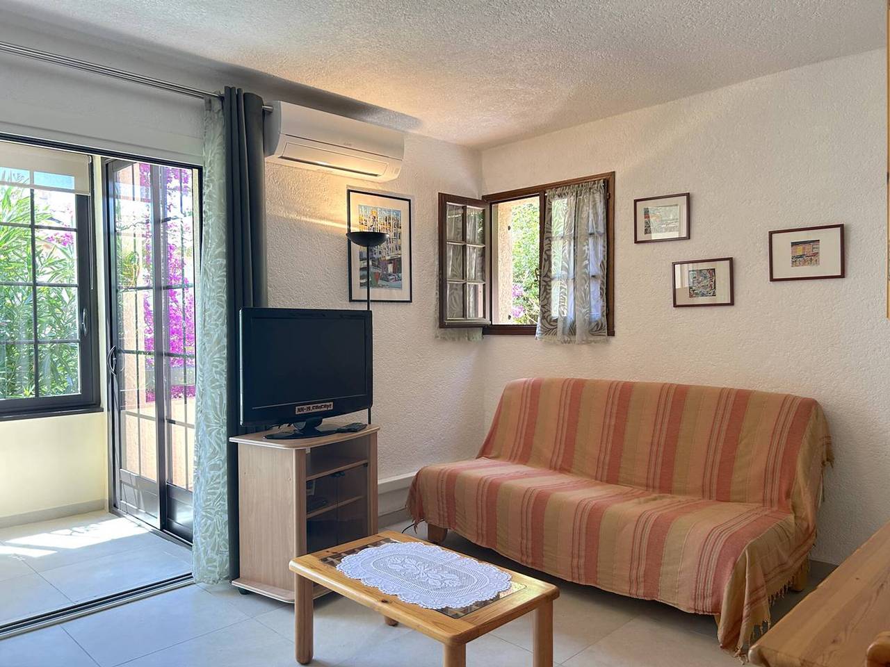 Appartement entier, Charmant T2 climatisé, 4 pers, terrasse sud, proche plage, parking, ménage inclus in Cavalière, Le Lavandou