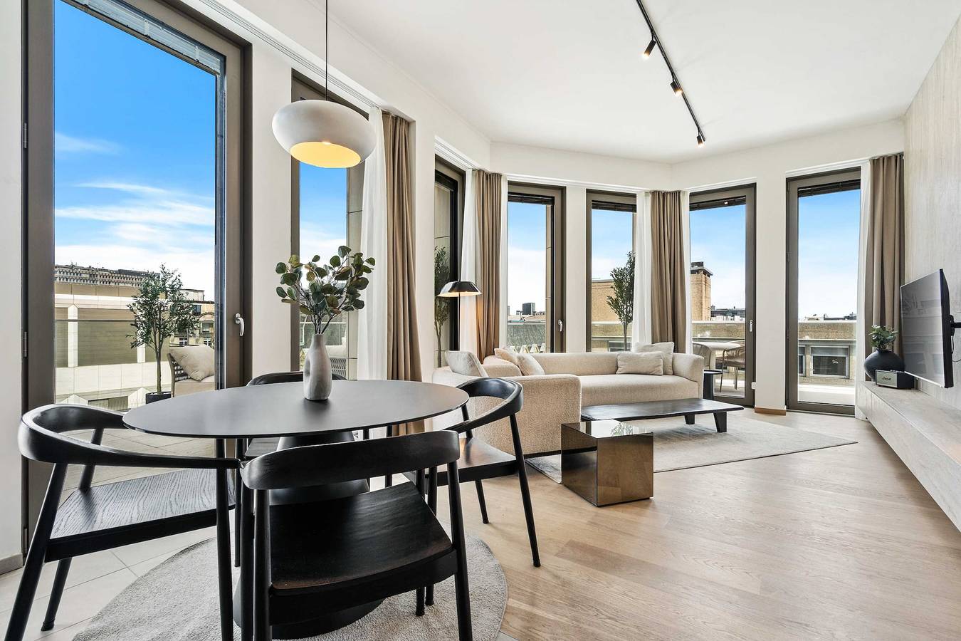 Appartamento intero, Zenit Royal - Designer City Apt w Stunning Views & Concierge in Lussemburgo (città), Lussemburgo