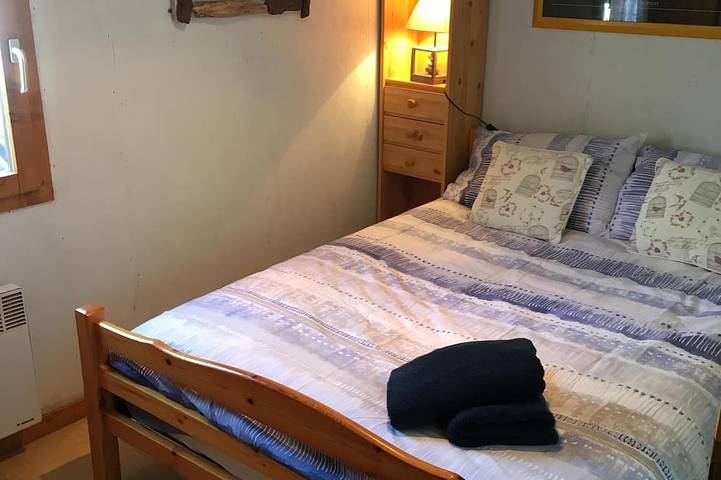 Cabane en bois pour 5 personnes, avec terrasse et jardin sur le Lac d'Annecy - 3