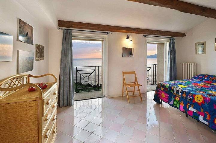 Villa Silara: A characteristic and welcoming three-story villa which faces the sun and the sea, with Free Wi-Fi. in Spiaggia nera (Maratea), Maratea