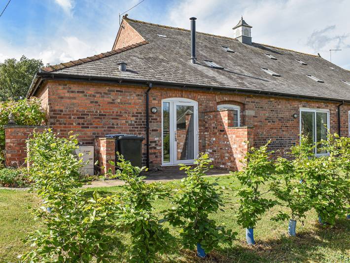 Log cabin for 2 people, with garden in Cheshire