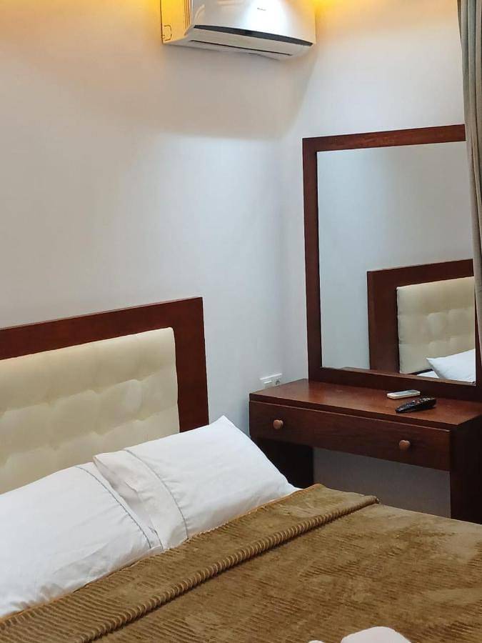 Gîte pour 3 personnes, avec vue ainsi que piscine et balcon dans El Malaliyine - 3