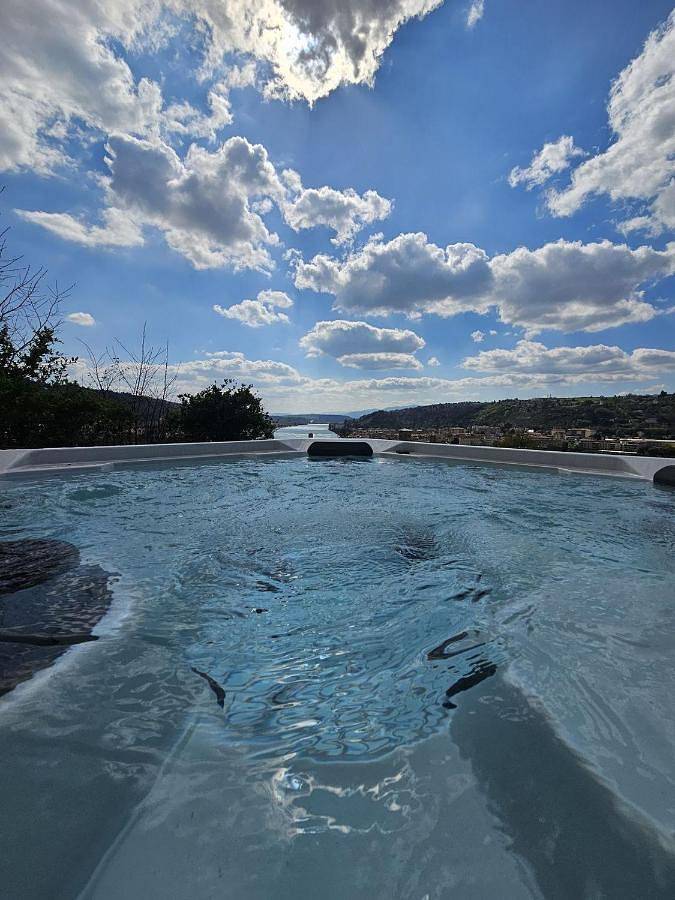 Gîte pour 2 personnes, avec jacuzzi et jardin à Vienne (Isère) - 4