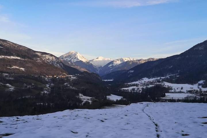 Location de vacances pour 7 personnes, avec vue ainsi que jardin et balcon à Lescheraines - 3