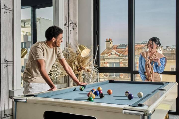 Hôtel pour 2 personnes, avec terrasse et vue, animaux acceptés à Suresnes - 3