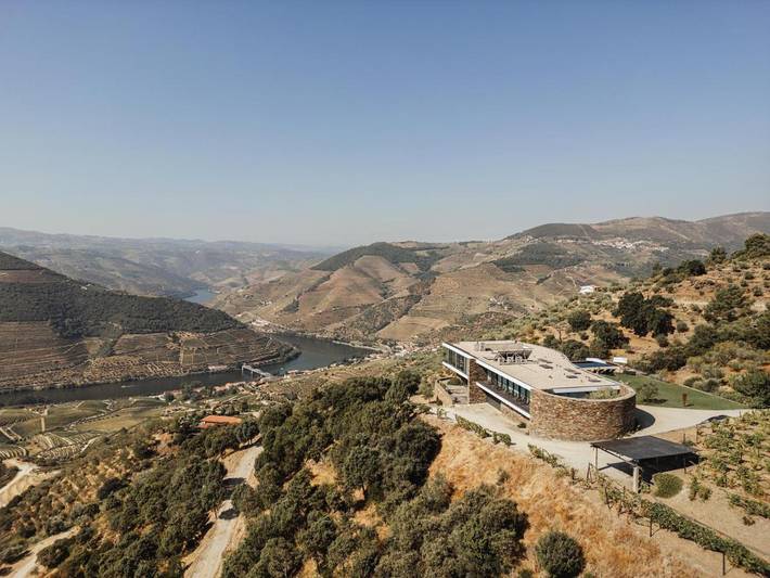 Casa de férias para 14 pessoas, com jardim e vista e ainda sauna and piscina em Pinhão
