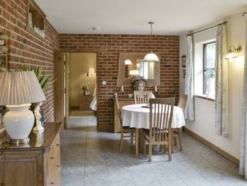 Holiday Rental for 4 People in Costessey, Norfolk, Photo 4