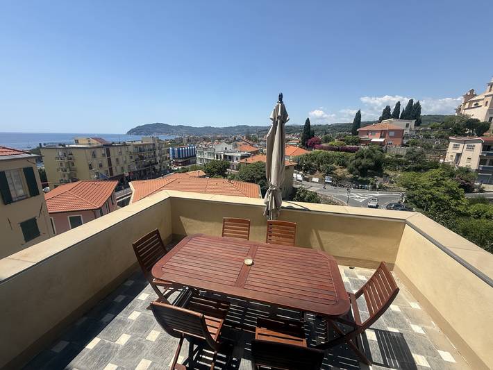 Casa vacanza per 5 persone, con balcone a Cervo (Borgo)